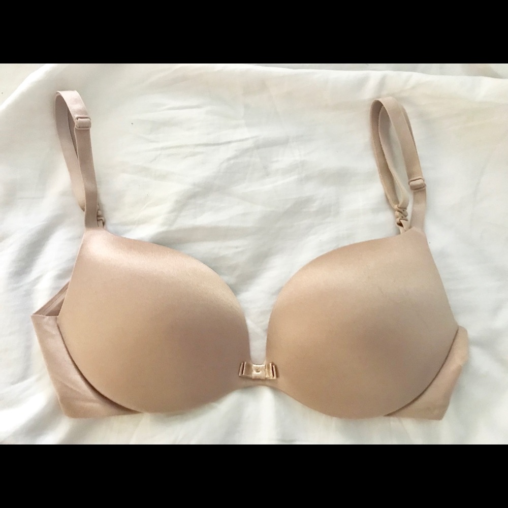 Victoria’s Secret plunge nude bra 32C